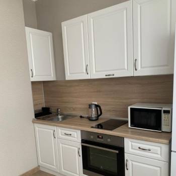 Сдается 1-комнатная квартира, 42 м²