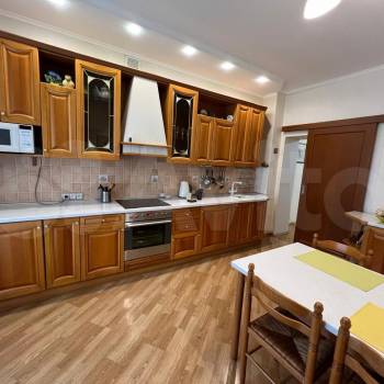 Продается Многокомнатная квартира, 135 м²