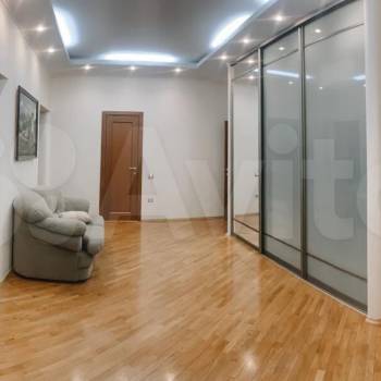 Продается Многокомнатная квартира, 135 м²