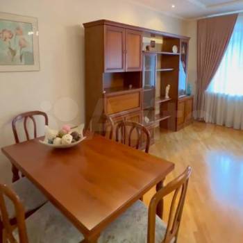 Продается Многокомнатная квартира, 135 м²