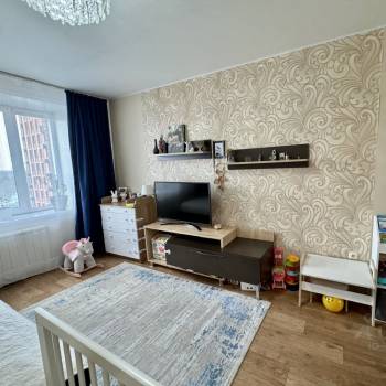 Продается 1-комнатная квартира, 40 м²