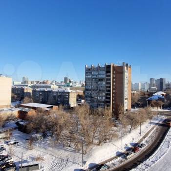 Продается 1-комнатная квартира, 37 м²