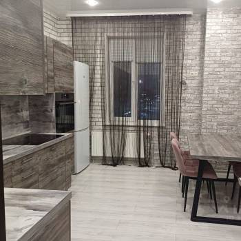 Сдается 2-х комнатная квартира, 80 м²