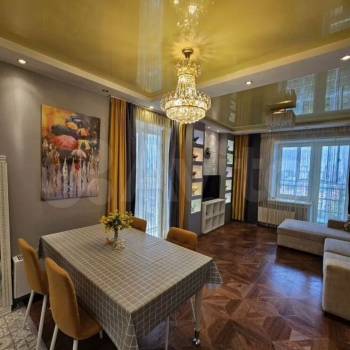 Продается Многокомнатная квартира, 100 м²