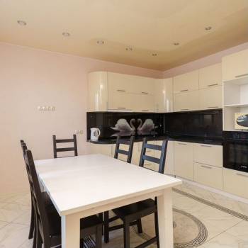 Сдается Многокомнатная квартира, 95 м²