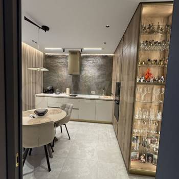 Продается 1-комнатная квартира, 46 м²