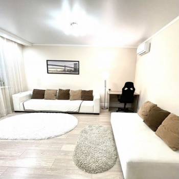 Сдается 2-х комнатная квартира, 70 м²