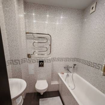 Сдается Многокомнатная квартира, 90 м²