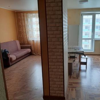 Сдается 1-комнатная квартира, 42 м²