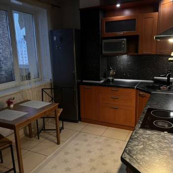 Сдается 1-комнатная квартира, 43 м²