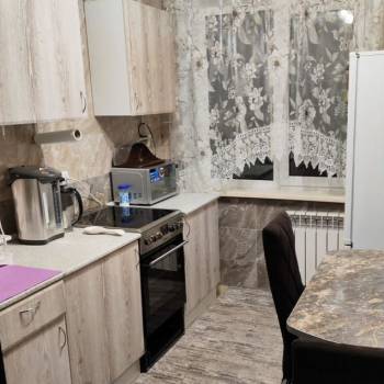 Сдается Многокомнатная квартира, 60 м²