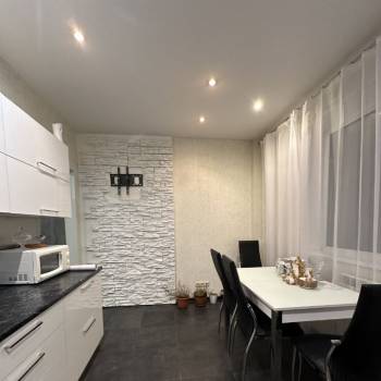 Сдается 2-х комнатная квартира, 70 м²