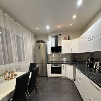 Сдается 2-х комнатная квартира, 70 м²