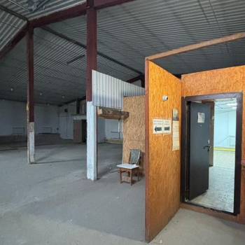 Сдается Нежилое помещение, 300 м²