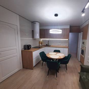 Продается Многокомнатная квартира, 60 м²