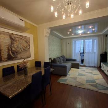 Продается Многокомнатная квартира, 135 м²