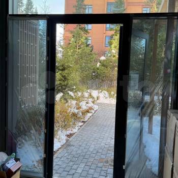 Продается 1-комнатная квартира, 73,2 м²