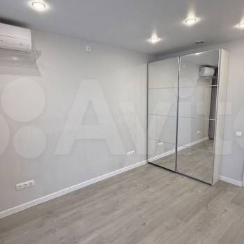 Продается 1-комнатная квартира, 55,8 м²