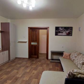 Сдается 1-комнатная квартира, 49 м²