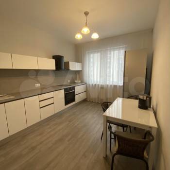 Сдается 1-комнатная квартира, 42 м²