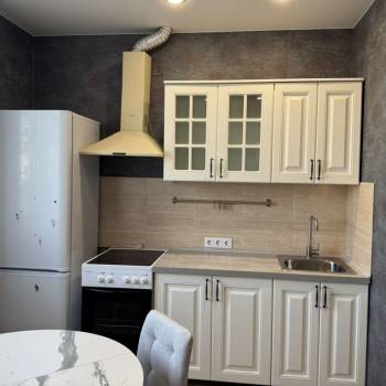 Сдается 1-комнатная квартира, 42 м²