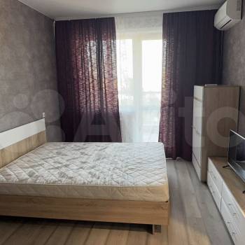 Сдается 1-комнатная квартира, 42 м²