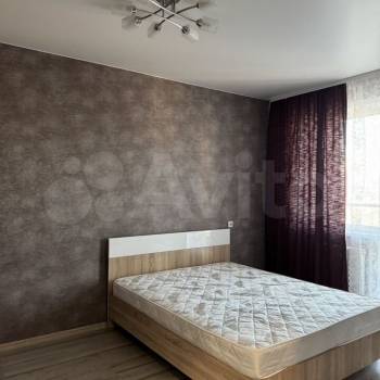 Сдается 1-комнатная квартира, 42 м²