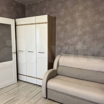 Сдается 1-комнатная квартира, 42 м²