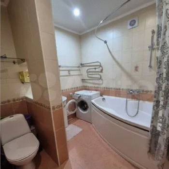 Сдается 2-х комнатная квартира, 74 м²