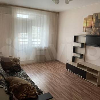 Сдается 1-комнатная квартира, 41 м²
