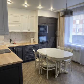 Сдается 1-комнатная квартира, 64 м²