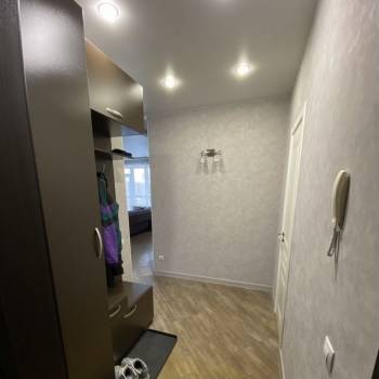 Сдается 1-комнатная квартира, 64 м²