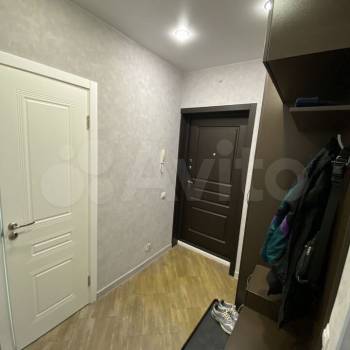 Сдается 1-комнатная квартира, 64 м²