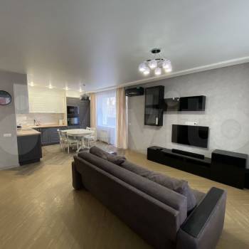 Сдается 1-комнатная квартира, 64 м²