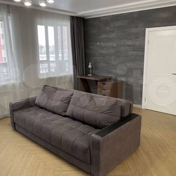 Сдается 1-комнатная квартира, 64 м²