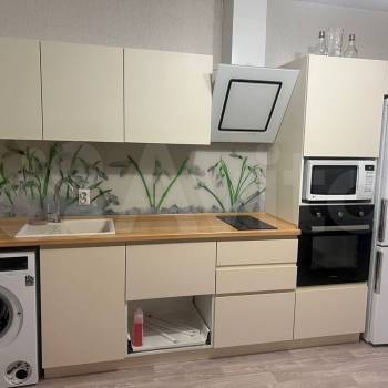 Сдается 1-комнатная квартира, 42 м²