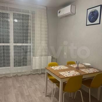 Сдается 1-комнатная квартира, 42 м²