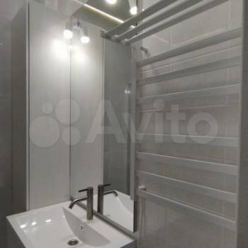 Сдается 1-комнатная квартира, 54 м²