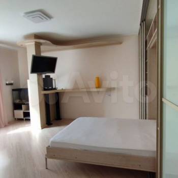 Сдается 1-комнатная квартира, 54 м²