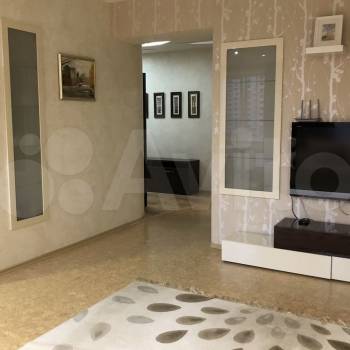 Сдается 2-х комнатная квартира, 82 м²