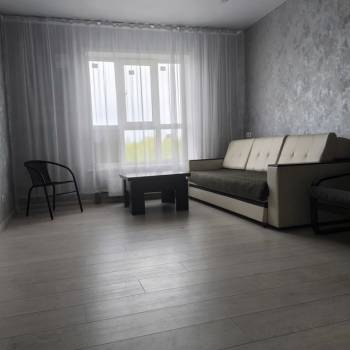 Сдается 1-комнатная квартира, 42 м²