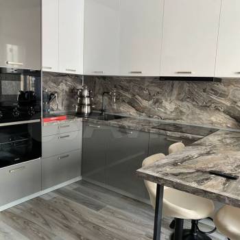 Сдается Многокомнатная квартира, 60 м²