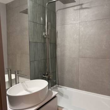 Продается 1-комнатная квартира, 37 м²