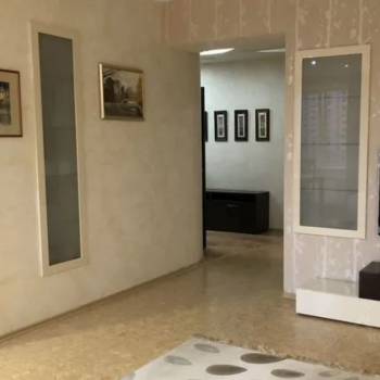 Сдается 2-х комнатная квартира, 82 м²