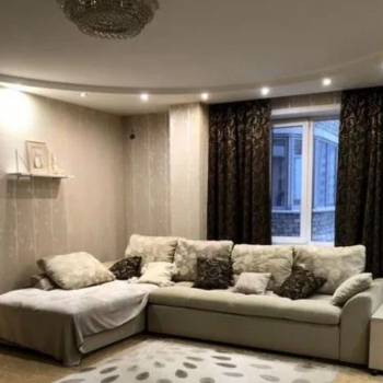 Сдается 2-х комнатная квартира, 82 м²