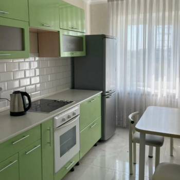 Сдается 1-комнатная квартира, 42 м²