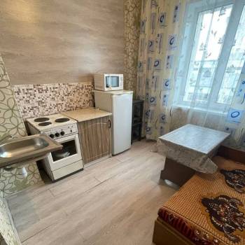 Сдается 1-комнатная квартира, 40 м²