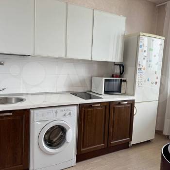 Сдается 1-комнатная квартира, 38 м²