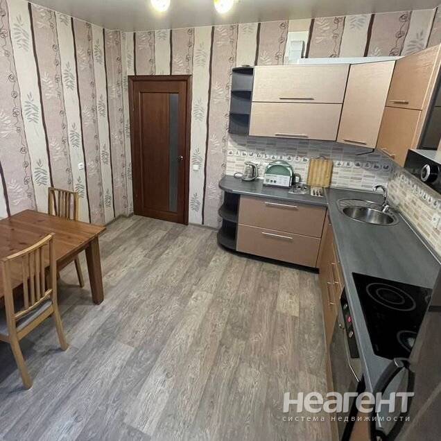 Сдаю 1-комнатную квартиру, Дзержинский, ул. Фрунзе