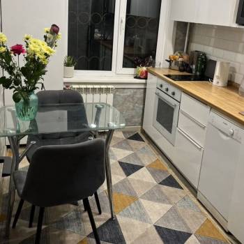 Продается Многокомнатная квартира, 74 м²